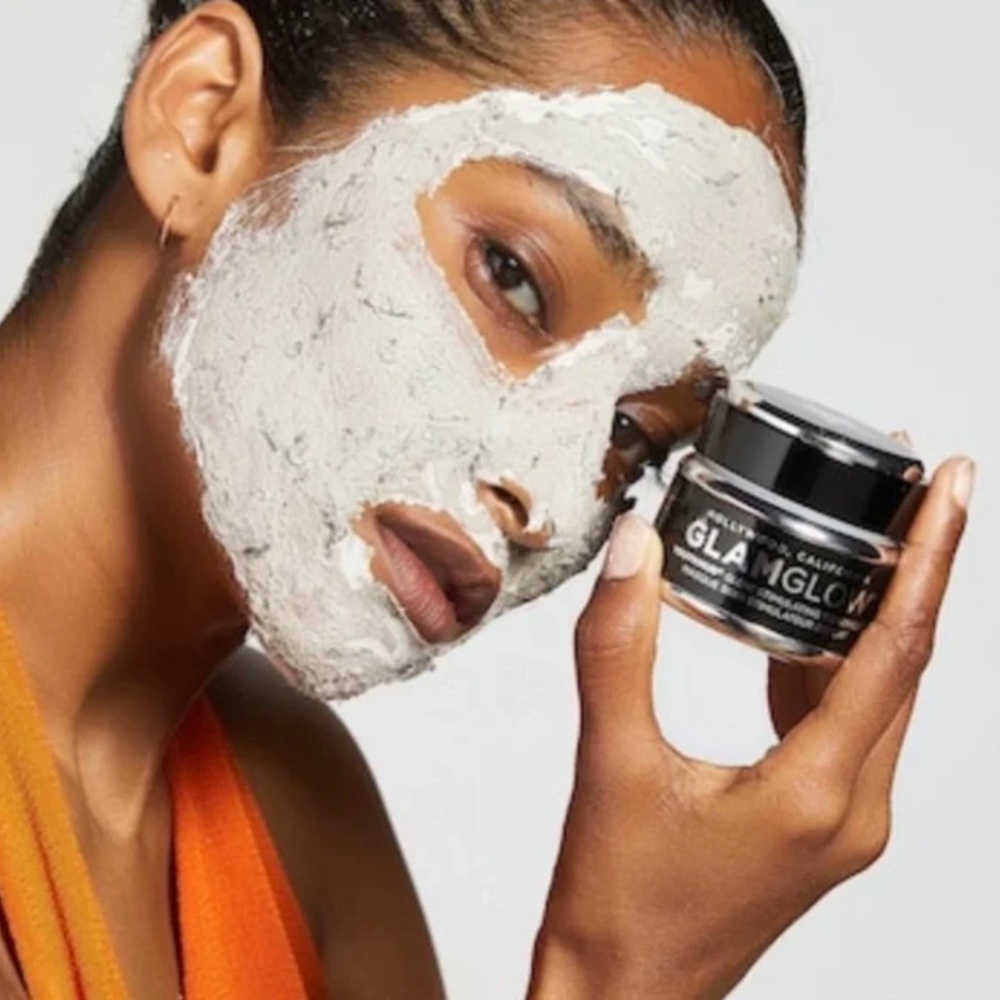 GLAMGLOW YOUTHMUD® Glow Stimulating & Exfoliating Treatment Mask